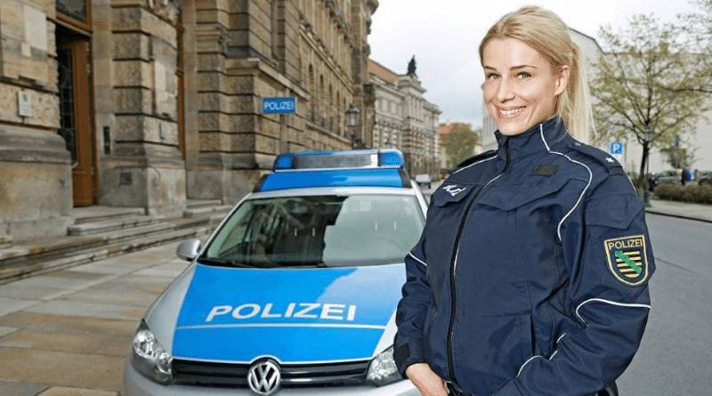 Самая красивая полицейская Германии отправилась в кругосветное путешествие