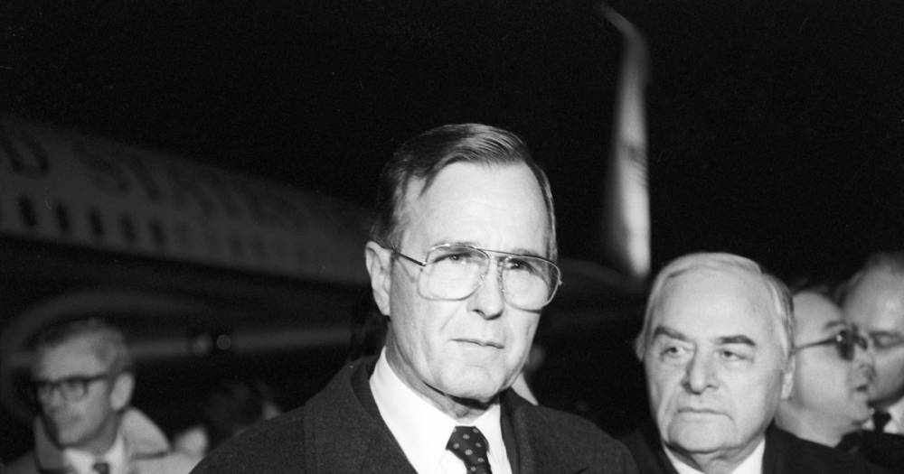 Столтенберг назвал Буша-старшего одним из архитекторов эры после холодной войны