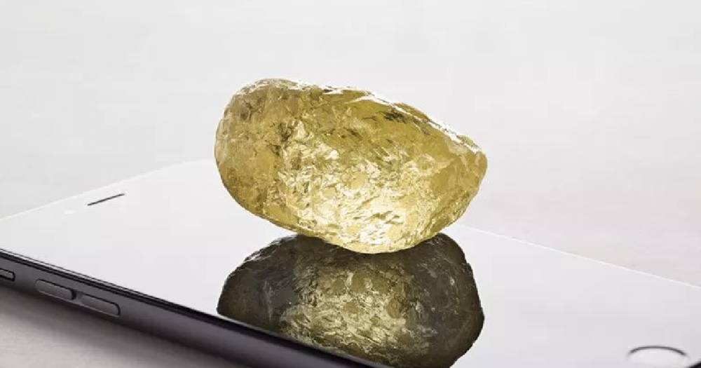 Пять сотен карат. Алмаз размером с куриное яйцо нашли в Канаде