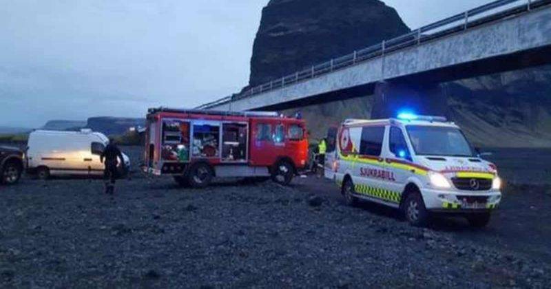 Три британки, включая маленькую девочку, погибли в результате падения автомобиля с моста в Исландии
