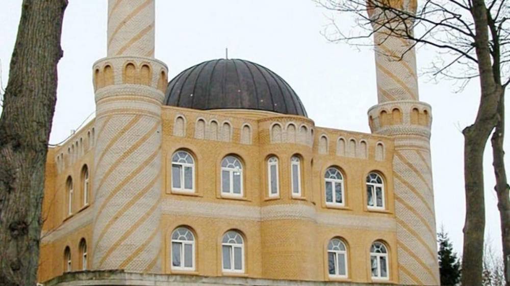 Родителей, запретивших сыну посещать мечеть, обязали выплатить штраф
