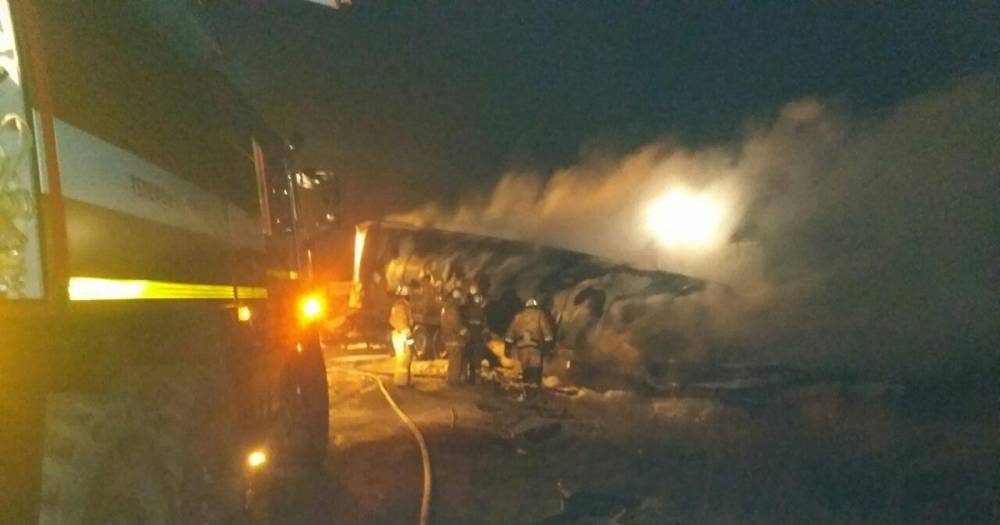 В результате ДТП с семью погибшими в Крыму полностью сгорели два грузовика