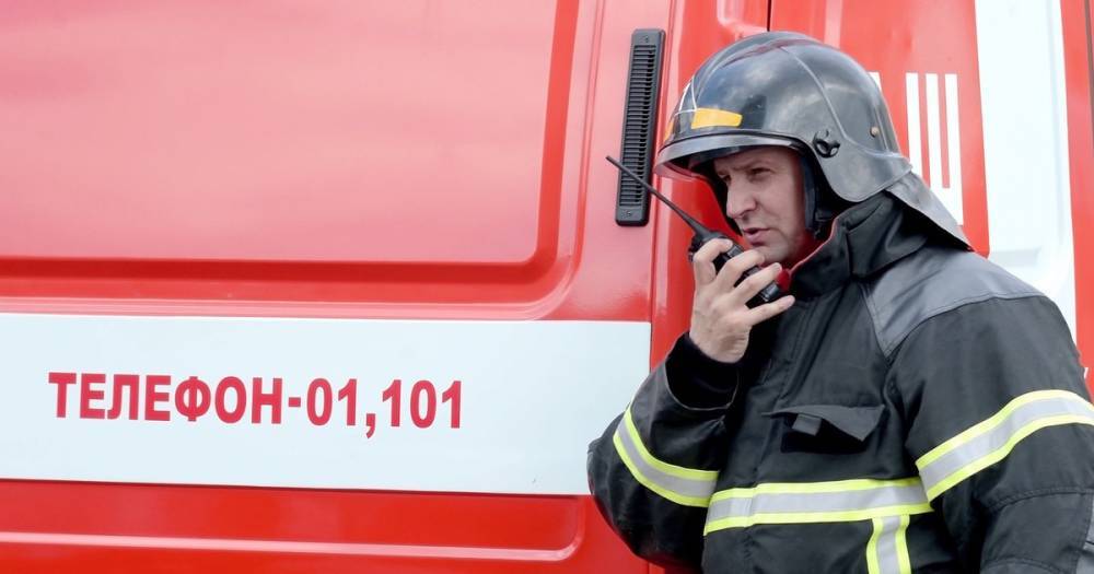 СМИ: Почти тысячу человек эвакуировали из-за пожара в московском общежитии