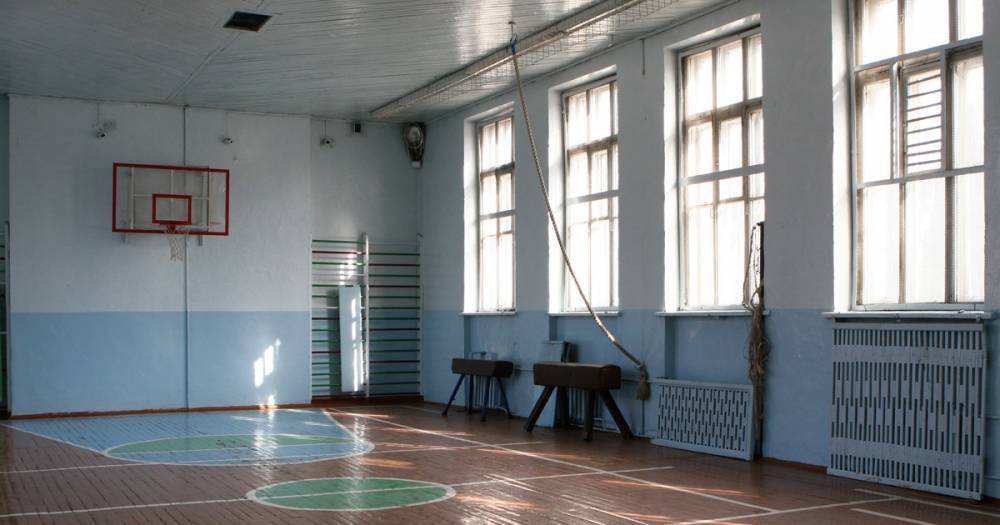 СКР возбудил дело после смерти школьника на уроке физкультуры в Курске