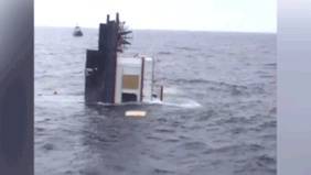 Пассажирское судно-гостиница затонуло у побережья Уэльса — видео