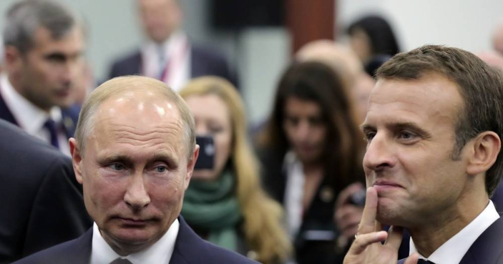Ушаков заявил, что Путин и Макрон не обсуждали дело Скрипаля