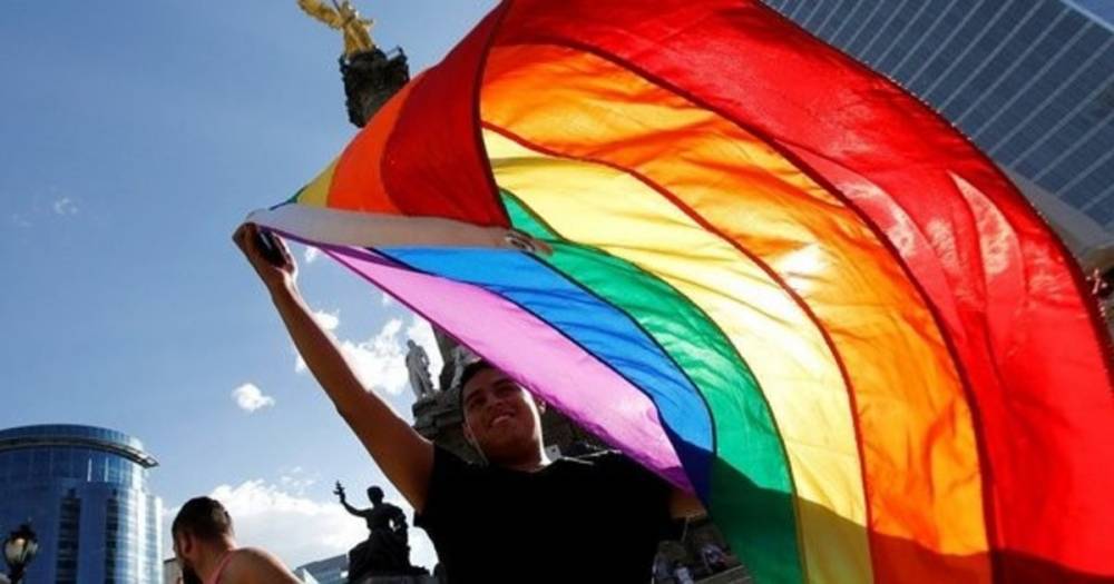 Американских детей заставят учить историю ЛГБТ