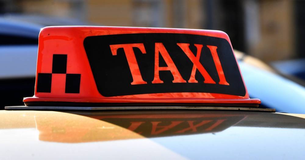 СМИ: Петербургский таксист проломил череп французу