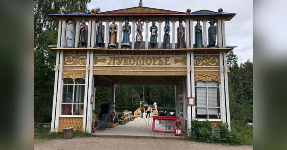 Деревянная скульптура насмерть задавила ребёнка в Ленинградской области