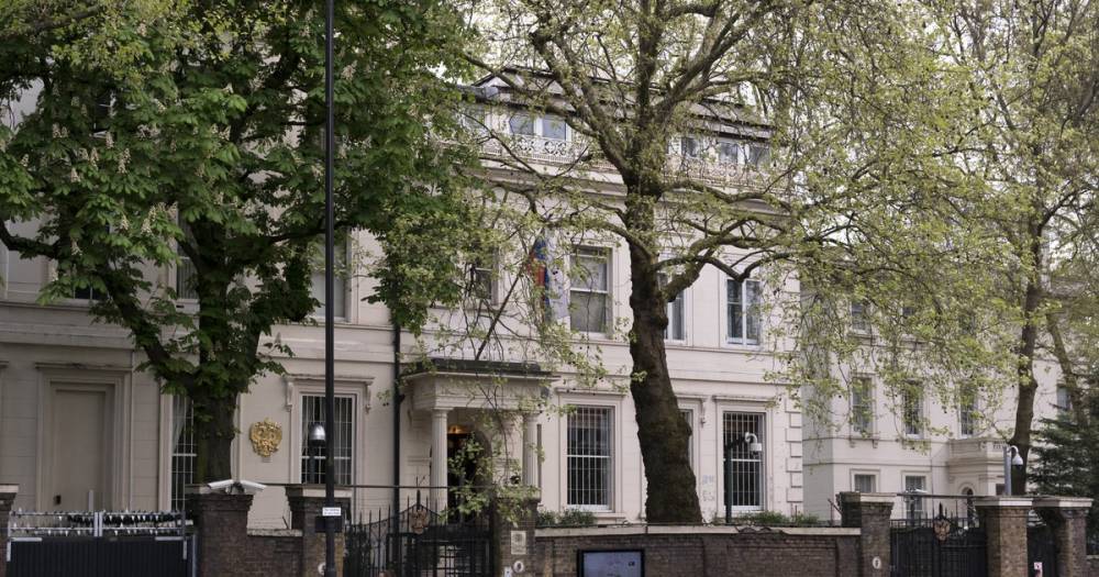 Посольство предупредило россиян об угрозах в Великобритании