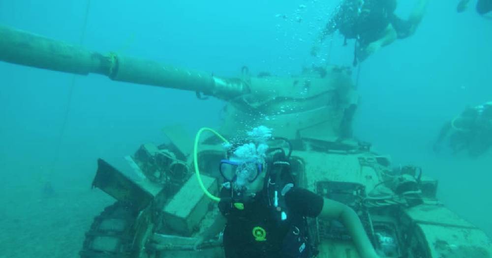 Ливан затопил танки в Средиземном море для создания нового рифа
