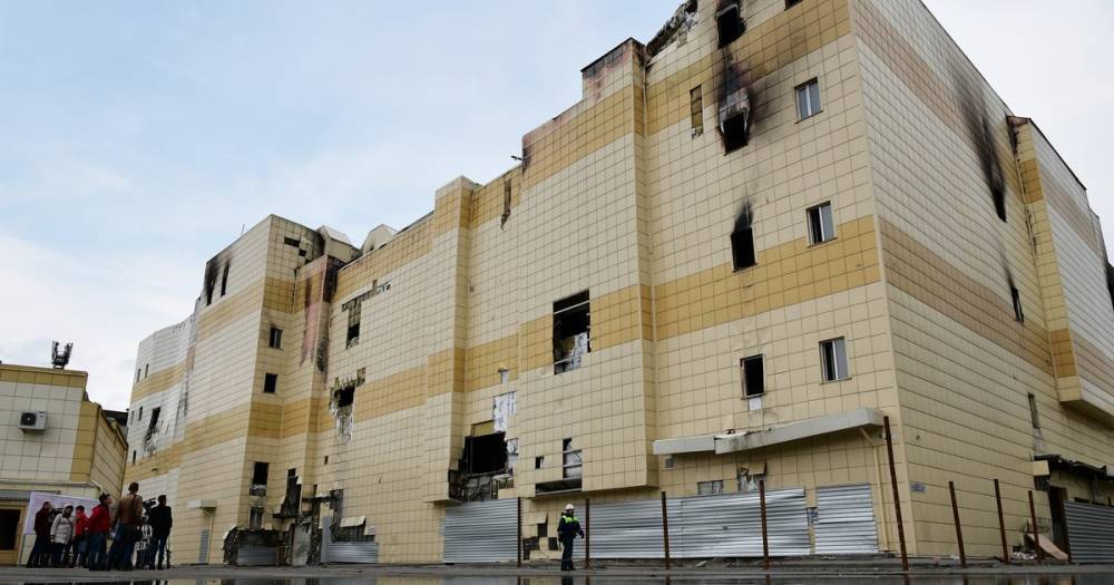 Семьям погибших при пожаре в "Зимней вишне" выплатят ещё по два миллиона рублей