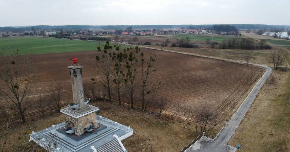 СМИ: В Польше намерены снести 75 памятников советским солдатам-освободителям