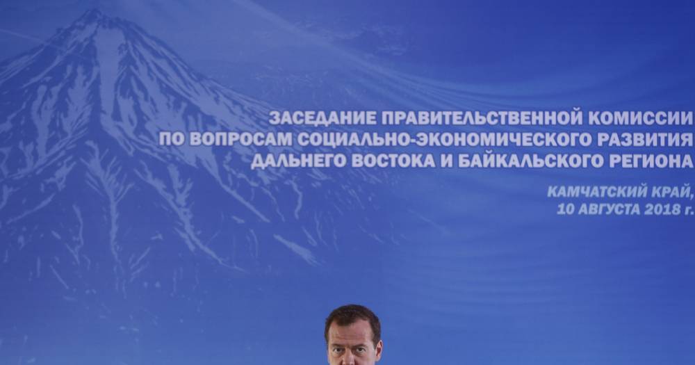 Медведев не исключил уголовного преследования за увольнение пожилых работников