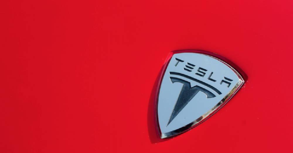 Акционеры Tesla подали в суд на Маска после его твита о выкупе компании