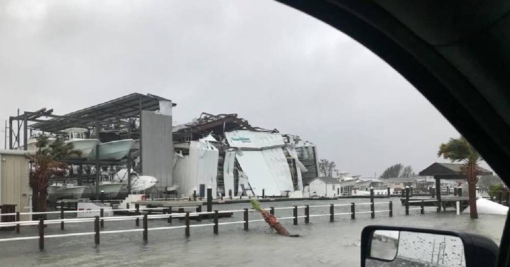 Трамп приедет в пострадавшие от урагана "Флоренс" районы