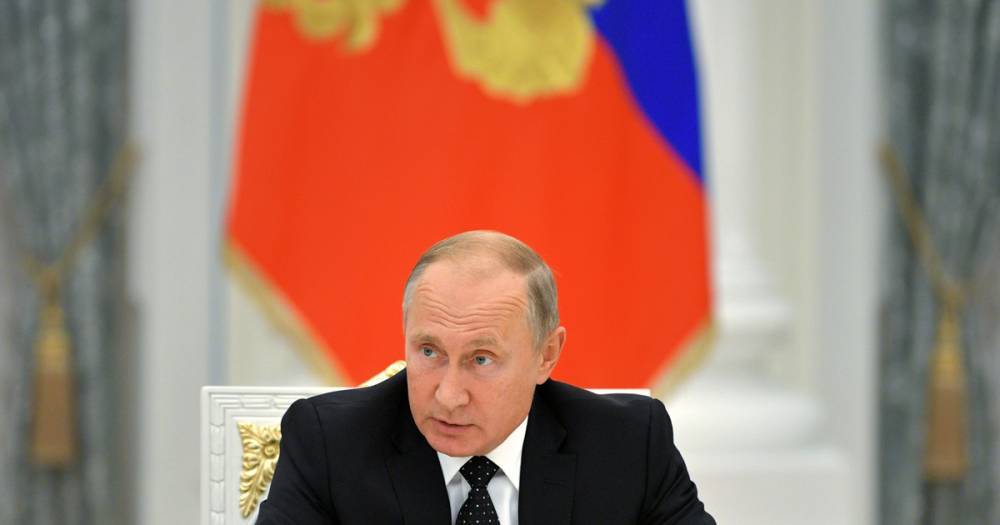 Путин призвал новых губернаторов не закрываться от людей с другим мнением