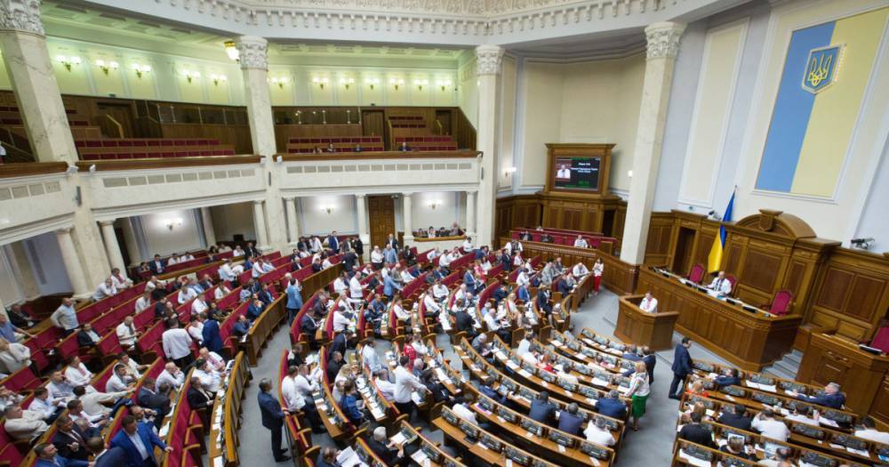 Порошенко призвал Раду продлить закон об "особом" статусе Донбасса