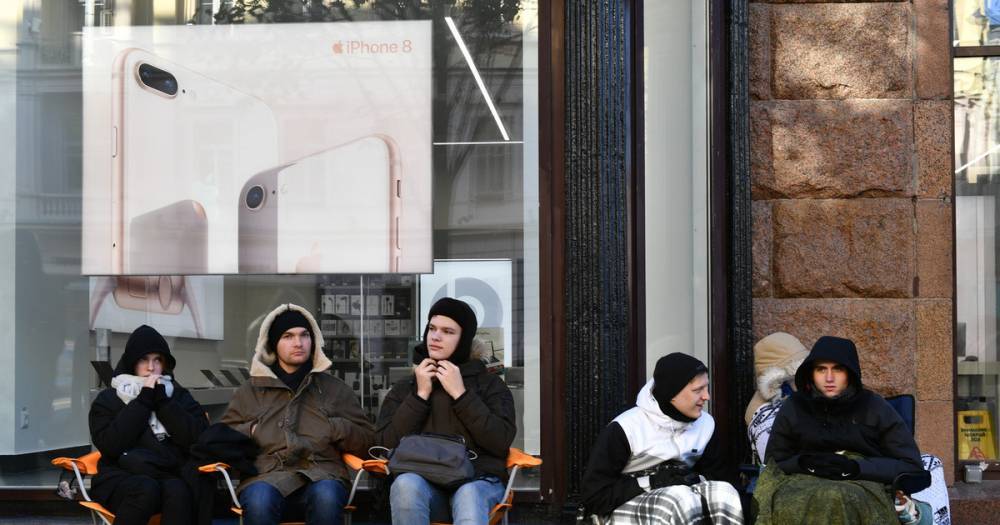 В Москве продают место в очереди за новым IPhone за 250 тысяч