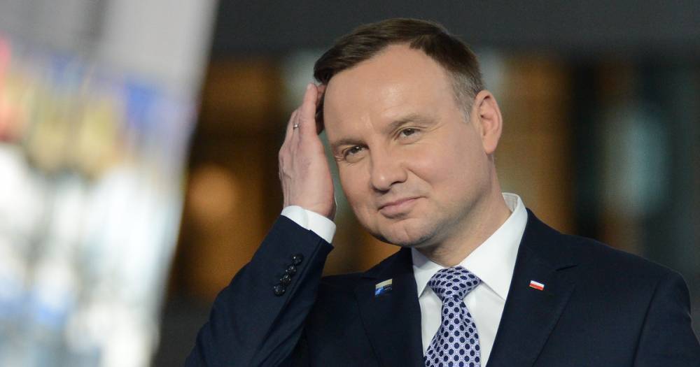 "Я упал". Президент Польши оценил шуточное фото с Трампом
