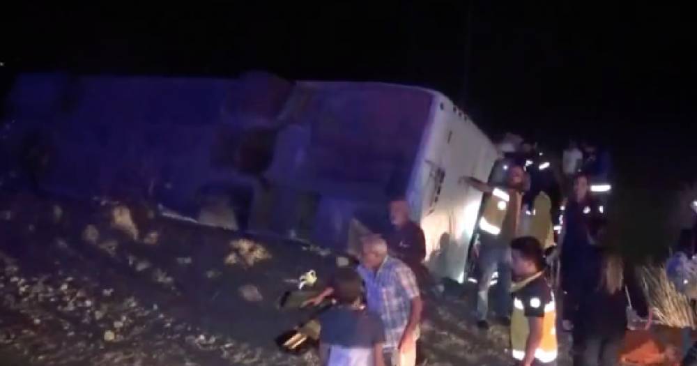 В ДТП с автобусом в Турции погибло пять человек, десятки пострадали