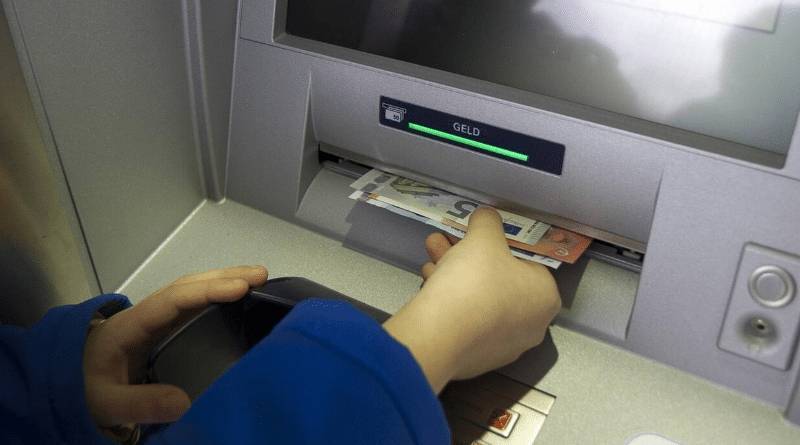 Забастовка инкассаторов: из банкоматов могут исчезнуть наличные