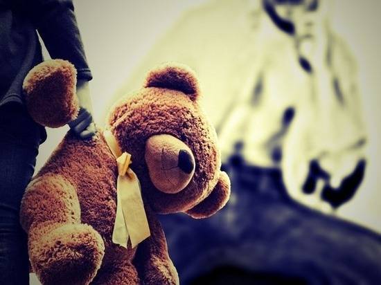 В Хакасии педофил насиловал девочек с разрешения матери