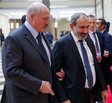 Лукашенко пообещал Пашиняну не дружить ни с кем против Армении