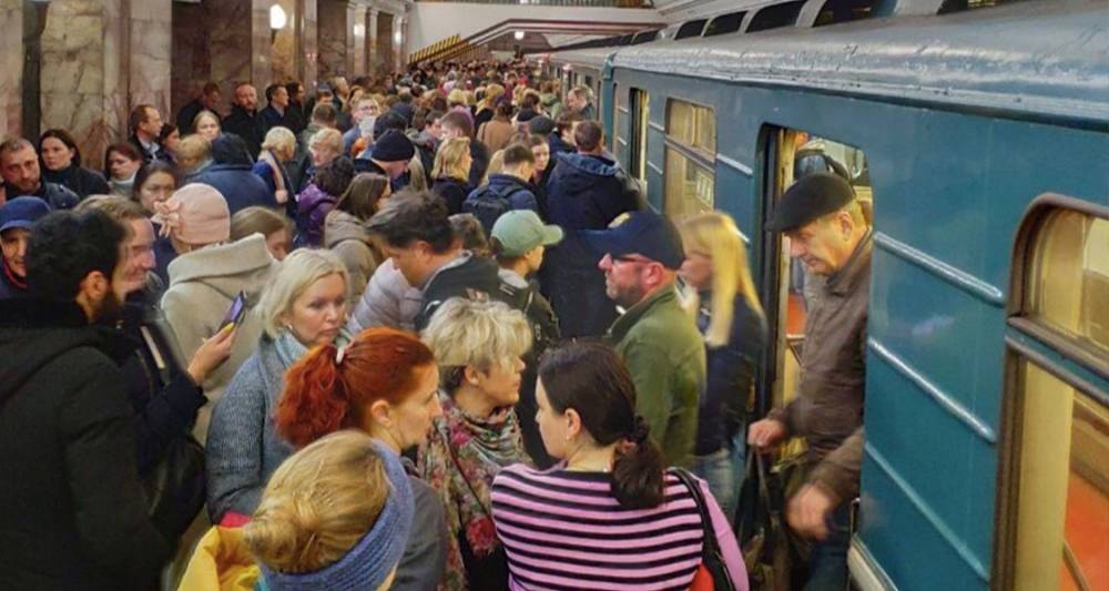 Сбой произошел на зеленой ветке московского метро