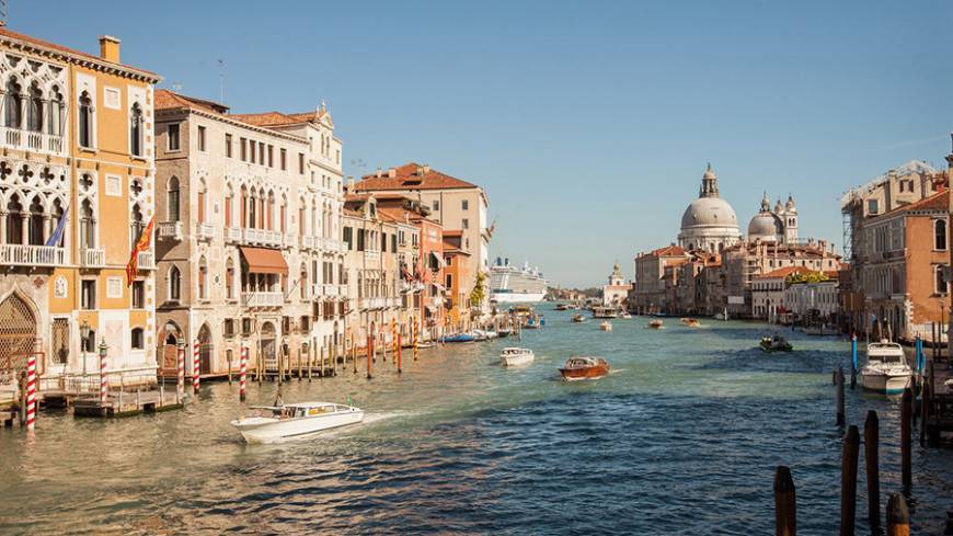 Власти Венеции решили избавиться от дешевых сувениров