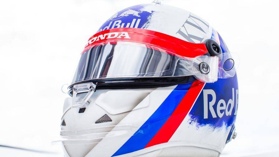 FIA прокомментировала запрет специального дизайна шлема Даниила Квята