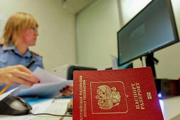 МВД попросило миллиард на премии за оформление паспортов жителям Донбасса