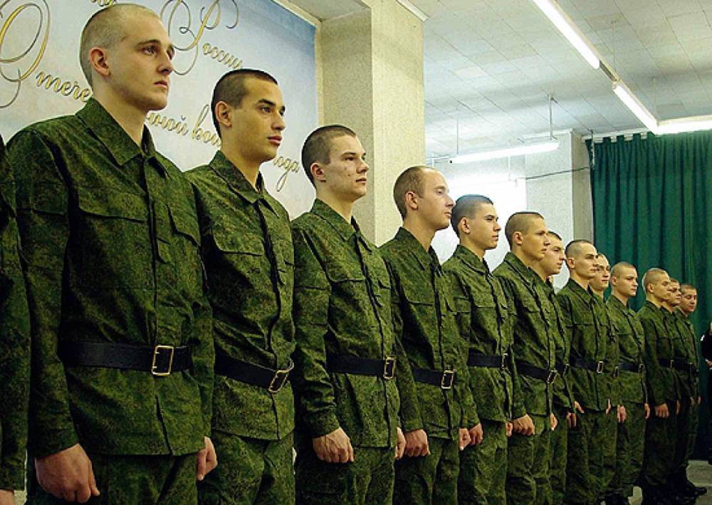 Российскую армию пополнят почти 132 тыс. осенних новобранцев