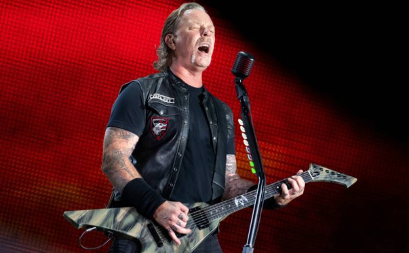 Metallica отменила концерты из-за алкоголизма вокалиста