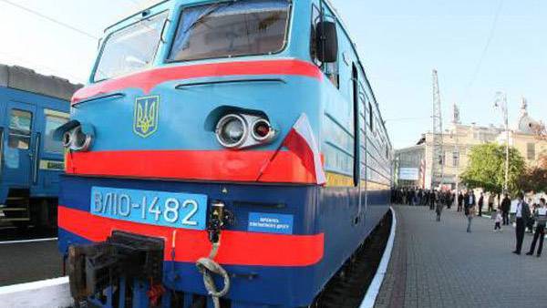 Киев не будет возобновлять пассажирское сообщение с российским полуостровом