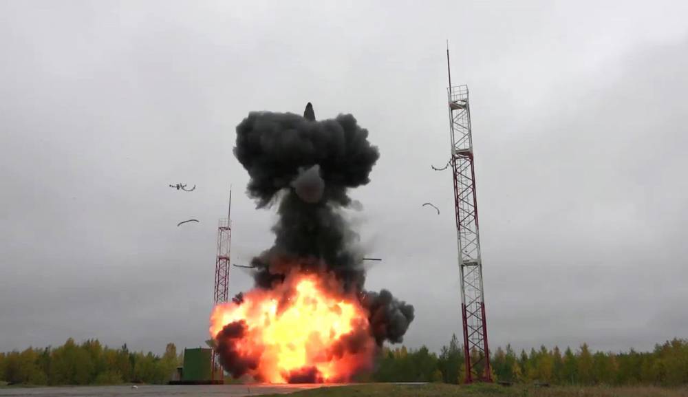 Опубликовано видео запуска баллистической ракеты "Тополь-М"
