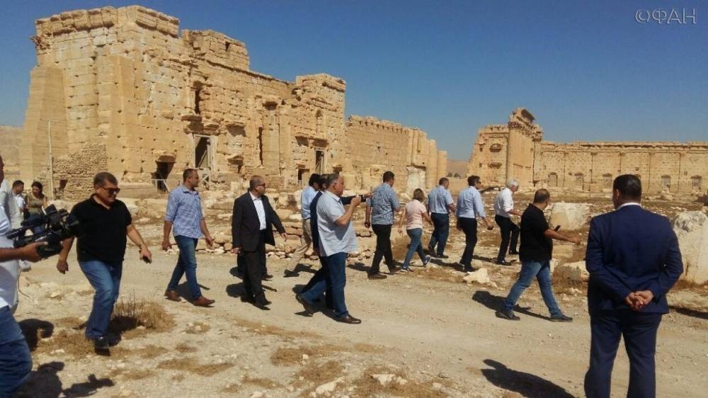 Итальянская делегация прибыла в освобожденный от боевиков город Пальмира