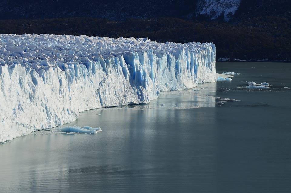 Айсберг весом более 300 миллионов тонн отклолся от ледника - Cursorinfo: главные новости Израиля