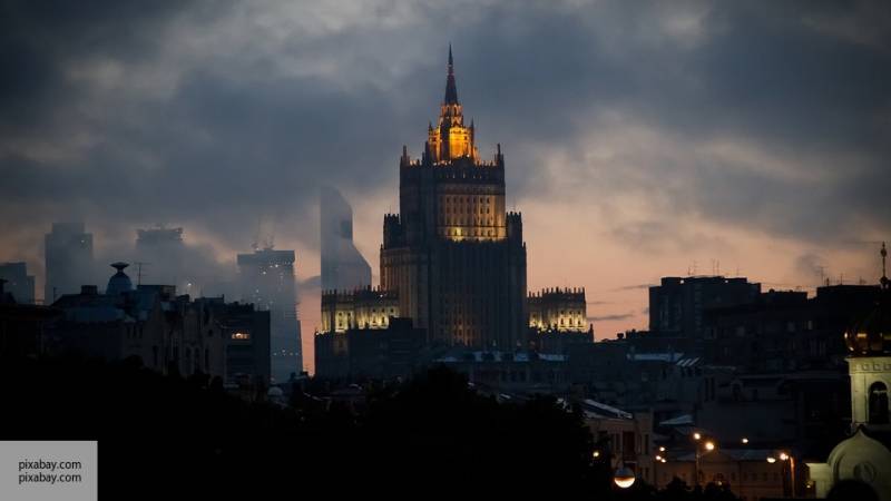 Россия не оставит без ответа новый пакет санкций США, заявили в МИД РФ