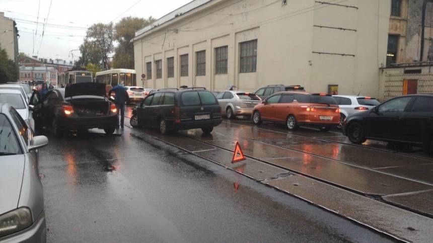 Из-за плохой погоды пробки в Петербурге достигли восьми баллов