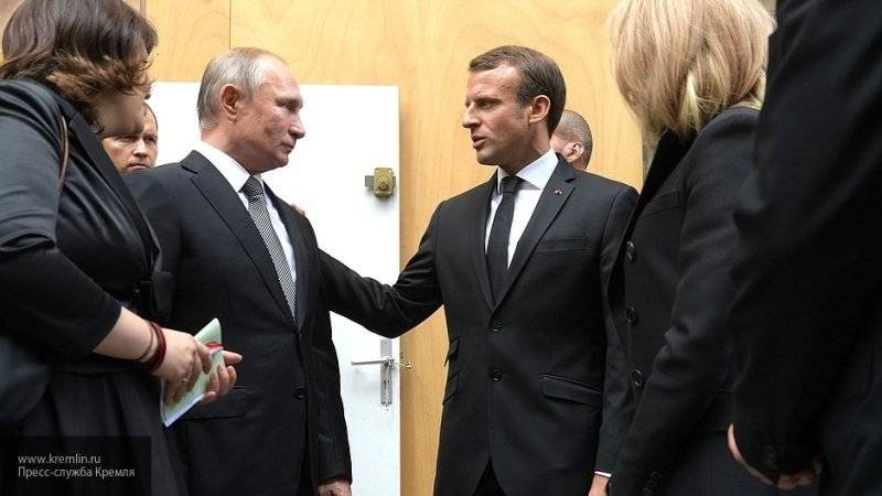Путин и Макрон переговорили после прощания с Шираком в Париже