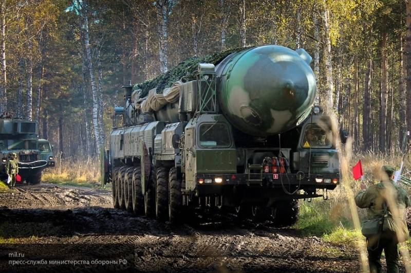 Минобороны показало видео учебного пуска баллистической ракеты "Тополь-М" с Плесецка