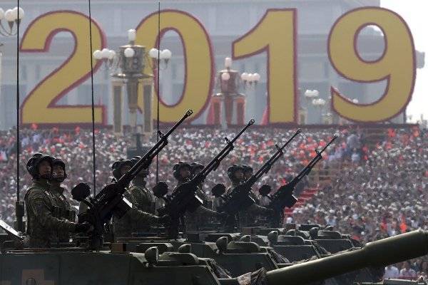 Китай отметил 70-летие образования КНР грандиозным военным парадом