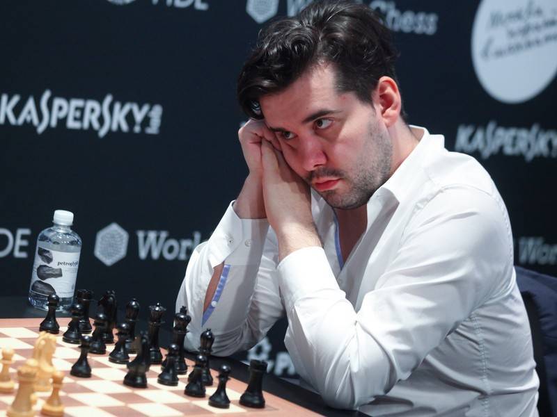 Шахматист Непомнящий сохранил пятое место в рейтинге FIDE
