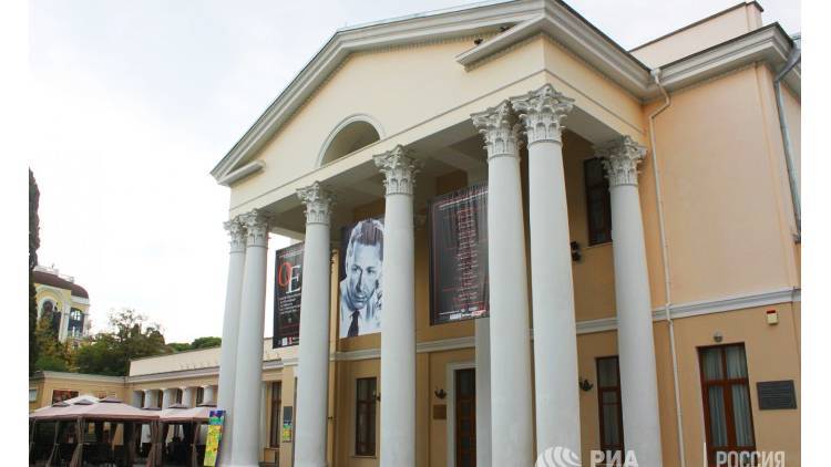 Театральный октябрь в Крыму: репертуар, премьеры, события