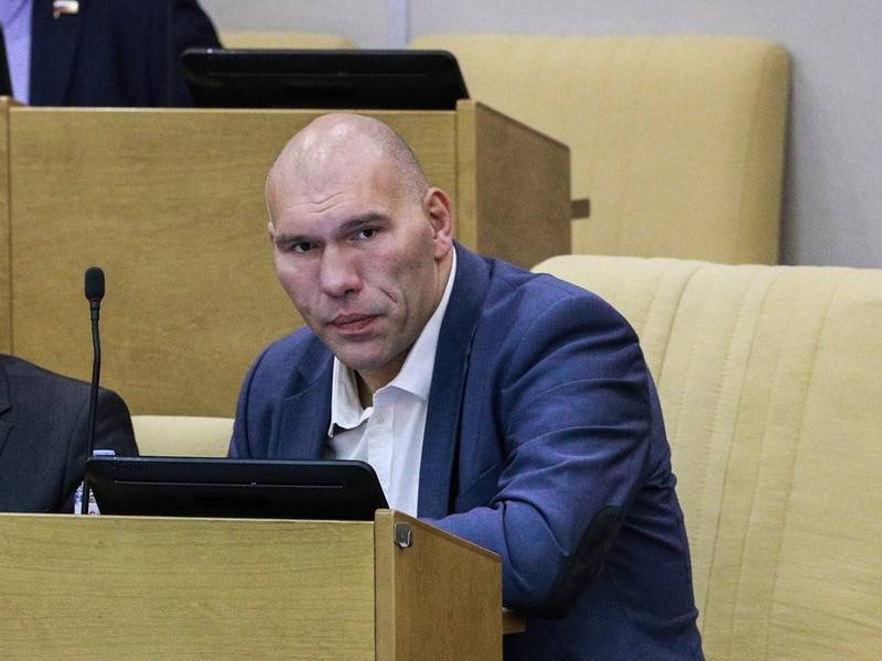 Валуев отказался слушать выступление Греты Тунберг в ГД