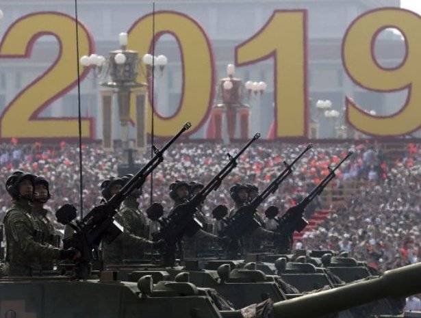 «Прогресс китайской нации» отметили грандиозным военным парадом