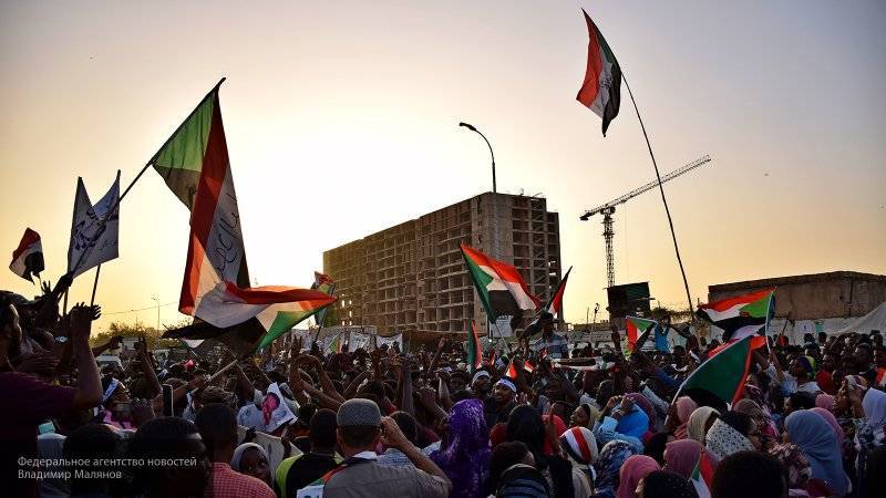 Судан справится с экономическими трудностями за девять месяцев, уверен глава Минфина