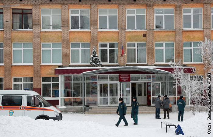 Осуждена женщина, охранявшая школу в Перми во время нападения подростков