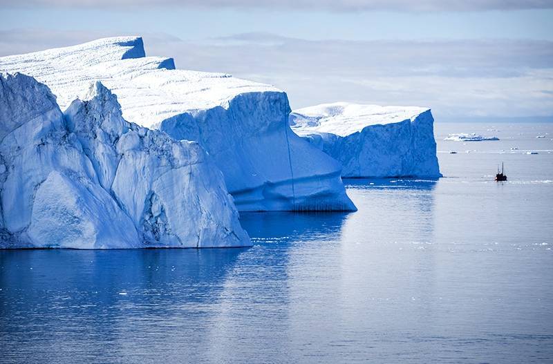 Айсберг размером с Гваделупу угрожает морским судам